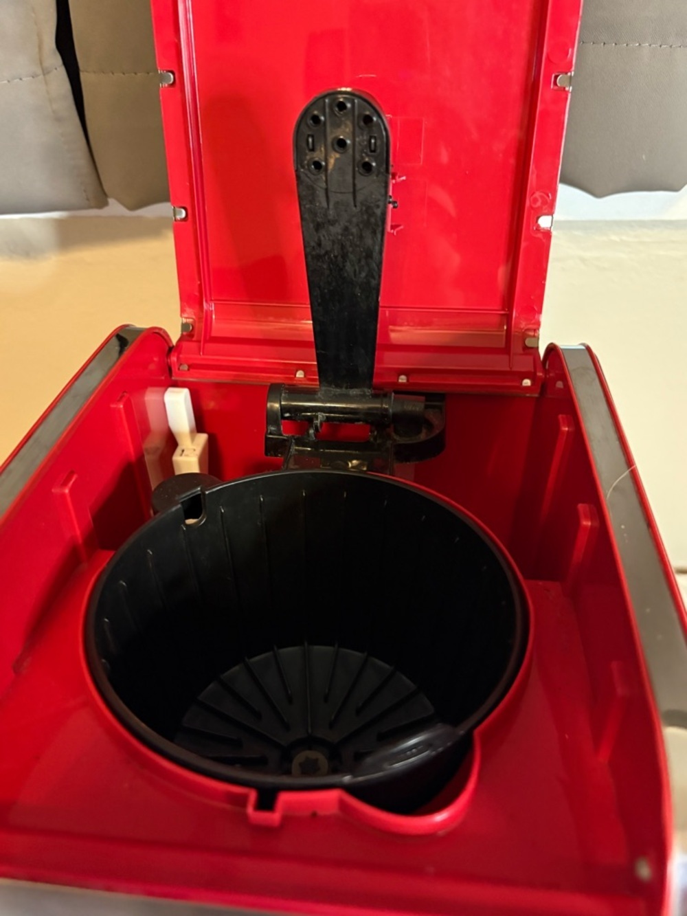Rare BELLA Linea Collection Red 12-Cup Programmable Coffee Maker - Picture 4 of 4